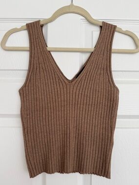 Quince sweater tank in taupe (M)